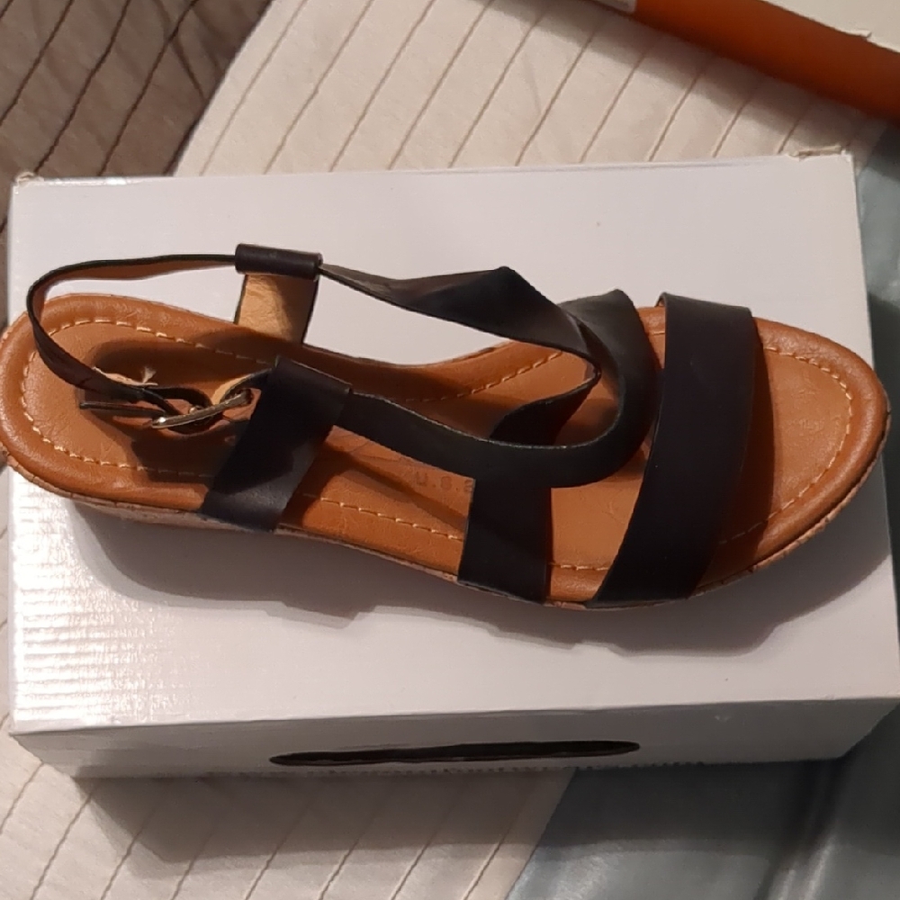 Elegant Black Leather Sandals
